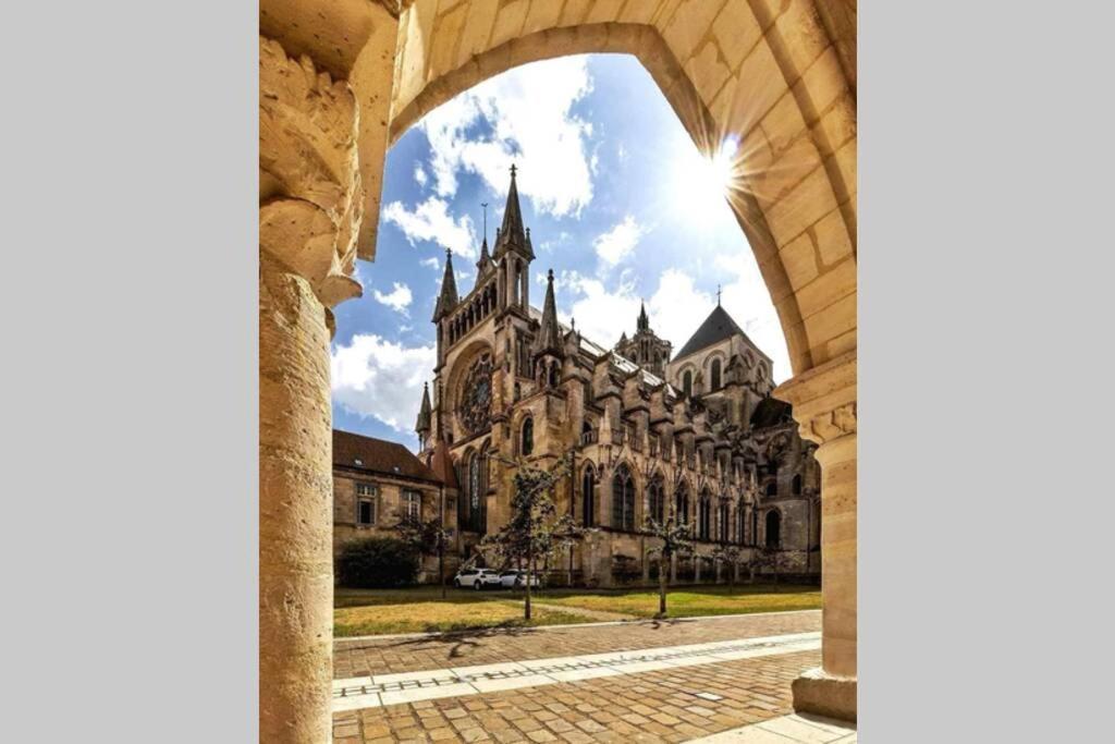 Au Coeur De La Cite Medievale Laon Exterior foto